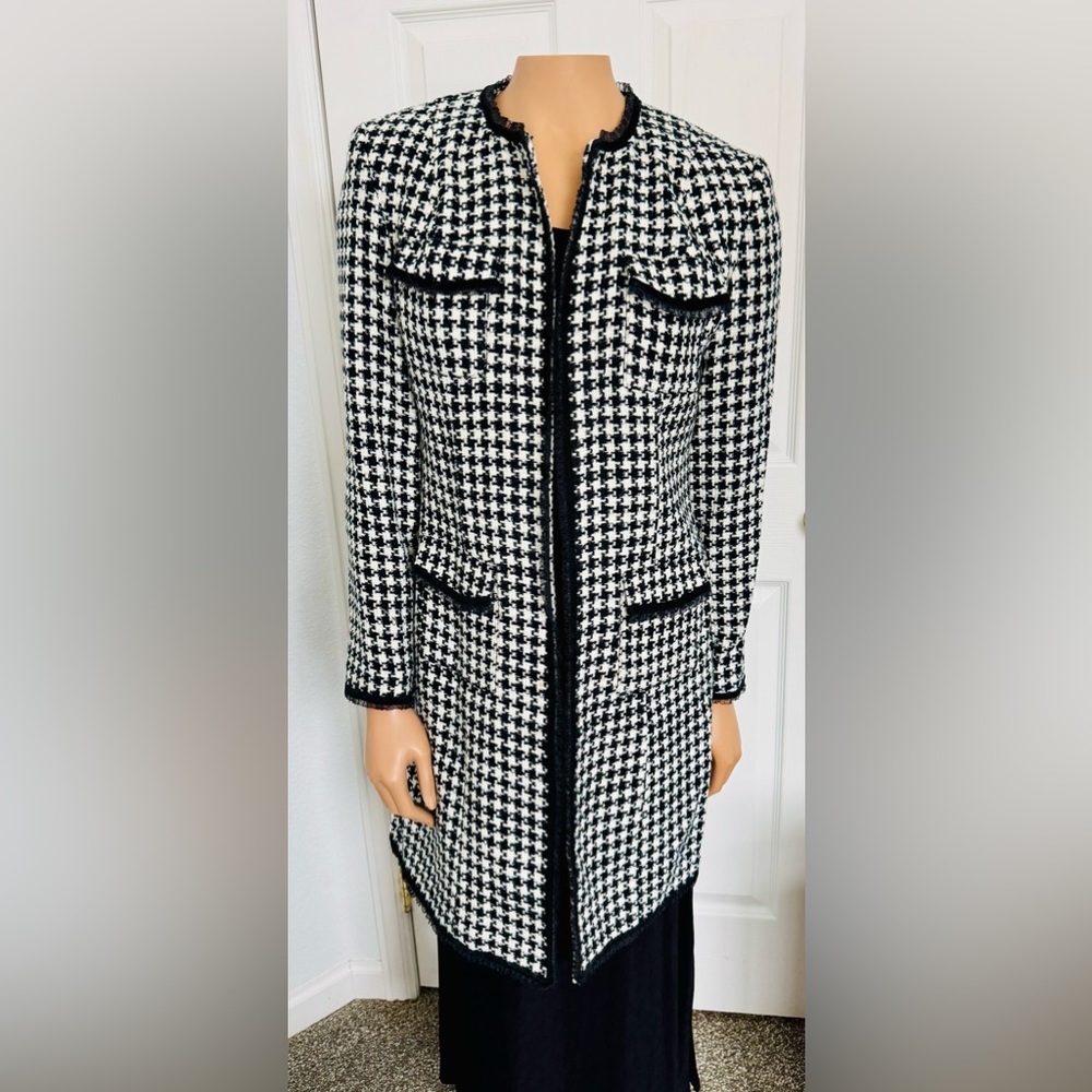 Stylish Black and White Houndstooth Women's Coat